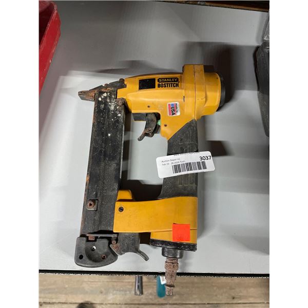 Stanley Bostitch Pneumatic 12mm-35mm Stapler