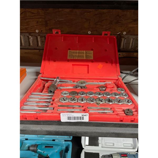 Vermont American Metric Super Mechanic's Taps & Dies 40 Piece