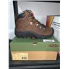 Image 1 : Keen  Pyrenees Womens Hiking Boot Syrup Color Size 7.5