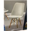 Image 2 : Bayside 2 Pack Chairs - White with Wooden Legs