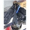Image 2 : Burton Gore-Tex Glove w/ Touch Screen Size Large