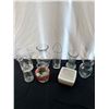 Image 1 : Assortment of Vases