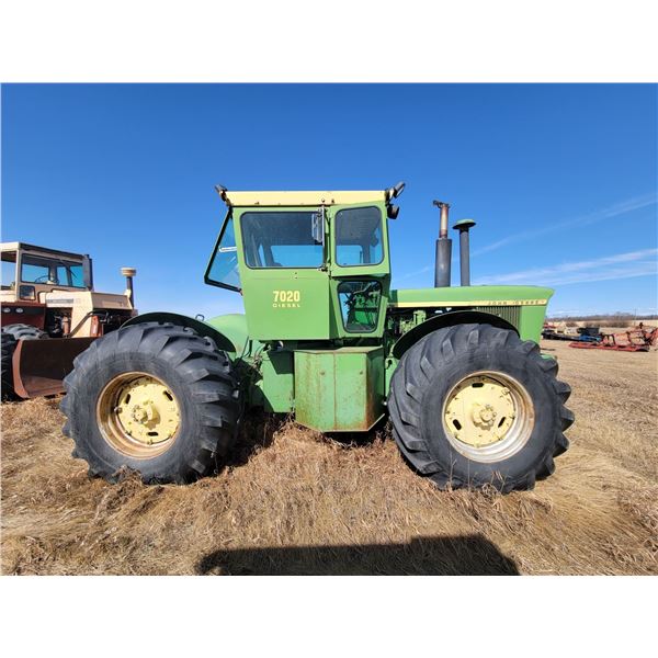 JD 7020 4x4 Tractor, 23.1 x 30 Singles, 1000 PTO, dual hyds, SN. 002028R