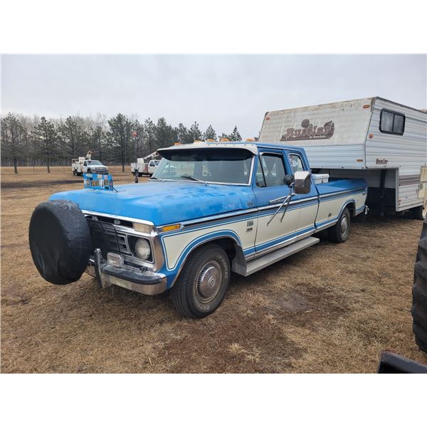 1976 Ford F150 Ranger XLT, ext. cab, 460 V8 auto, showing 86,290 km (which may be orig.), 8-track &