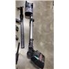 Image 3 : SHARK STRATOS CORDLESS VACUUM WITH ACCESSORIES TESTED AND WORKING