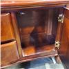 Image 11 : MAHOGNAY FINISH 2 PIECE DISPLAY CABINET