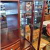 Image 3 : MAHOGNAY FINISH 2 PIECE DISPLAY CABINET