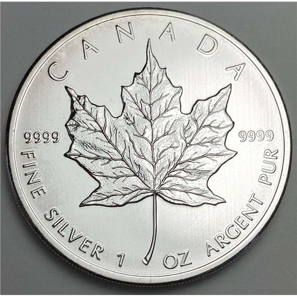 2010 Canada $5 Maple Leaf 1 ozt .9999 Silver