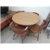 Image 1 : 41" Round Veneer  Table With Leaf- 5 Chairs- Fair Condition
