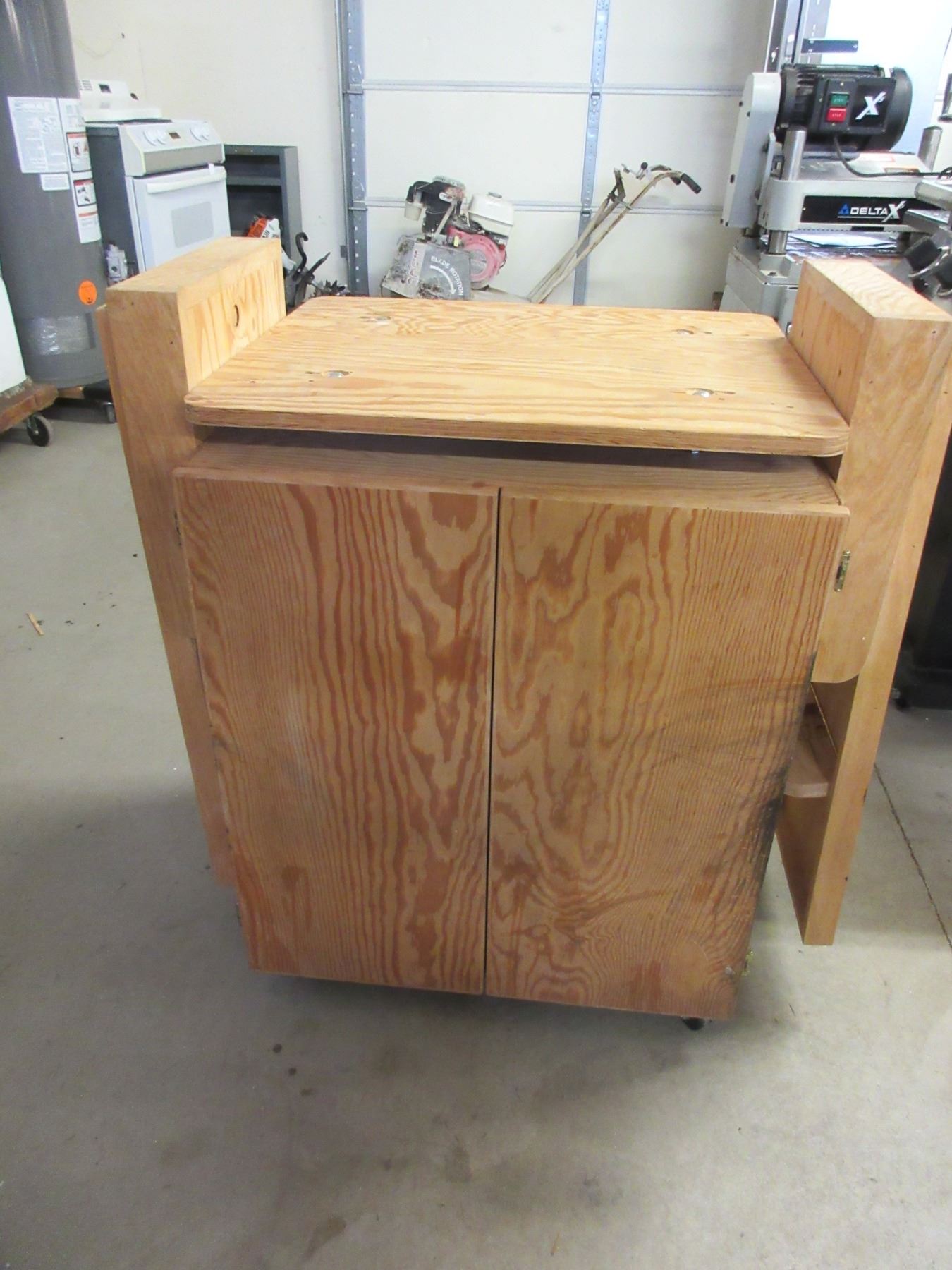 Plywood Shop On Wheels With Extension