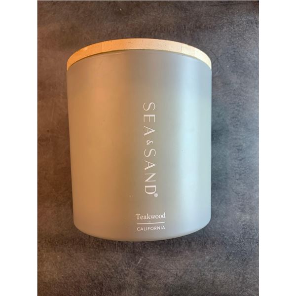 Sea & Sand teakwood scented candle & Purple nylon rope dog leash