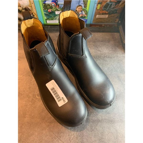 Aquatherm black boots, mens size 9