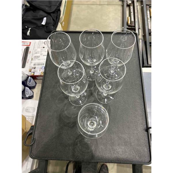 Lot of 6 stemmed plastic wine glasses, 19 ounce capacity
