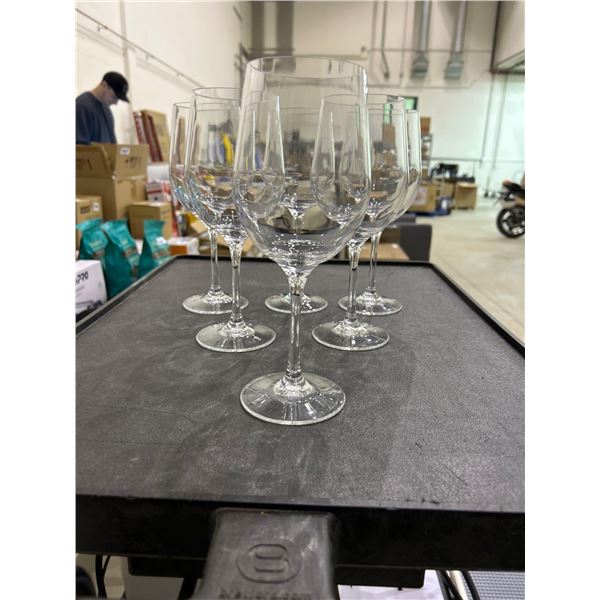 Lot of 6 stemmed plastic wine glasses, 19 ounce capacity