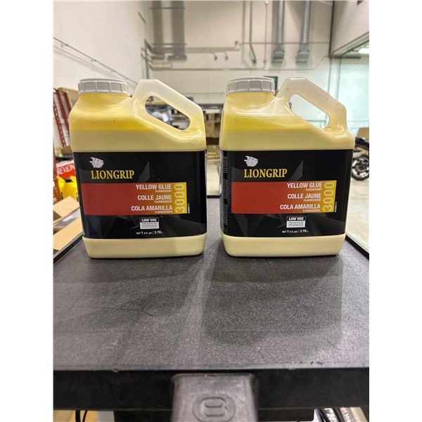 Richelieu lion grip yellow wood glue 2x3.78L