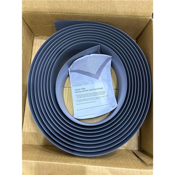 Plastic flooring edge trim / molding