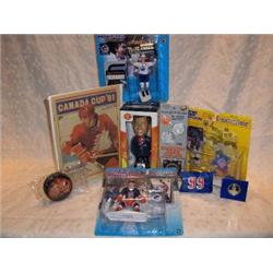 WAYNE GRETZKY MISCELLANEOUS COLLECTIBLES LOT