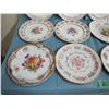 Image 2 : Lot of 12 assorted Decorative plates