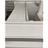 Image 5 : 4 tier retail shelving double-sided gondola with single end cap - missing one unit of shelving due t
