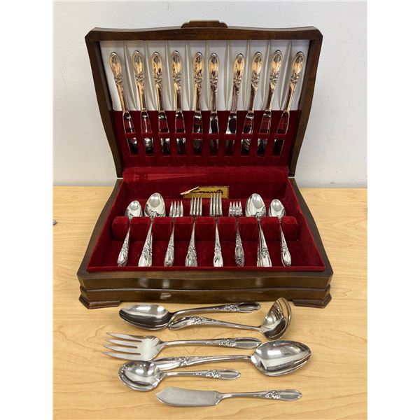 64 pcs Community Silverplate "White Orchid" Cutlery in Box - nice set, see all photos
