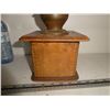 Image 5 : Antique Coffee grinder