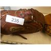Image 2 : 2 baseball Catchers Mitts