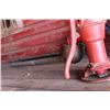Image 3 : Monarch Machinery Co. Cast Iron Pump