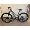 Image 2 : NORCO STORM GREY 21 SPEED FRONT SUSPENSION HYBRID BIKE WITH FULL DISC BRAKES