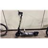 Image 2 : GEN 3 BLACK ELECTRIC RIDE ON SCOOTER *NO KEYS, NO CHARGER*