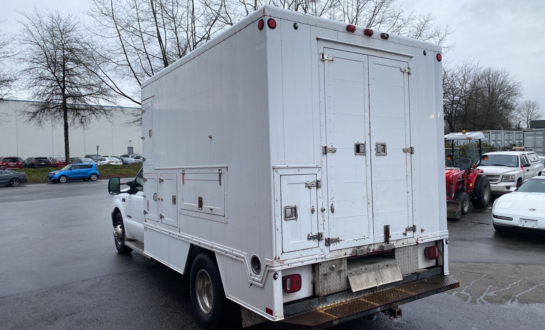 *R* 1999 FORD F350 XL DUALLY SERVICE BOX, WHITE, VIN 1FDWF36F7XED65032 ...