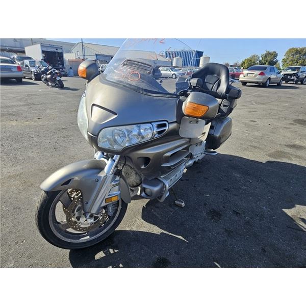 2004 HONDA GOLD WING
