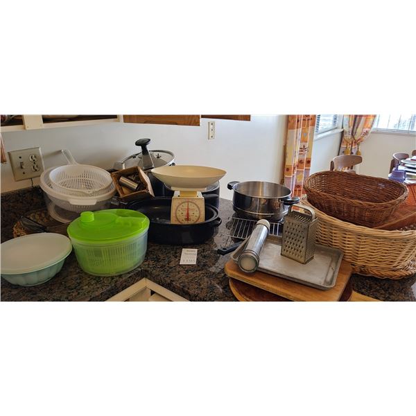 Pressure Cooker, Scale, Baskets A