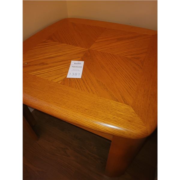 Wood End Tables x 2 B