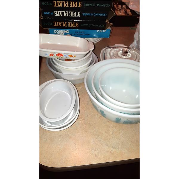 Vintage Pyrex 'Butterprint Farm' & Corningware A