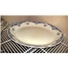 Image 4 : Cream petal Platter &Casseroles B