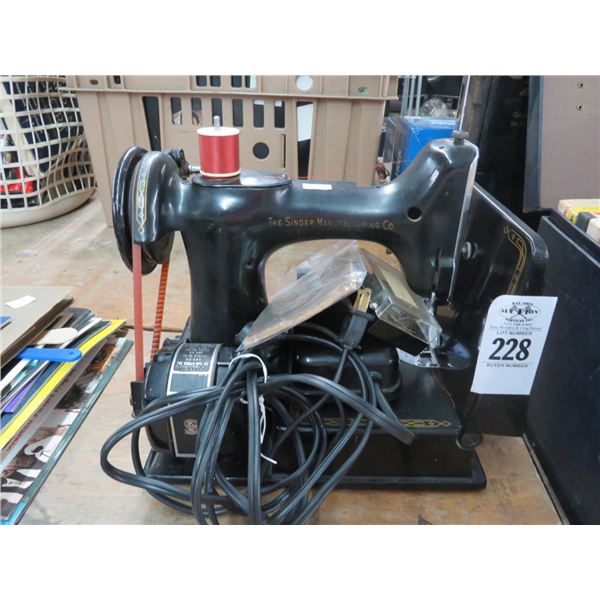 Singer Featherweight Sewing Machine