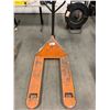 Image 1 : 2000 KG CAPACITY ORANGE PALLET JACK