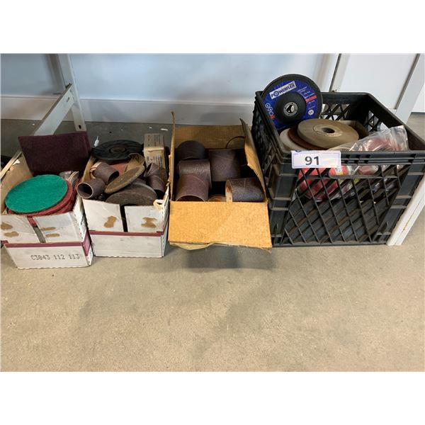 GROUP OF ASSORTED GRINDING/CUTTING DISCS, GRINDING STONES AND SAND PAPER