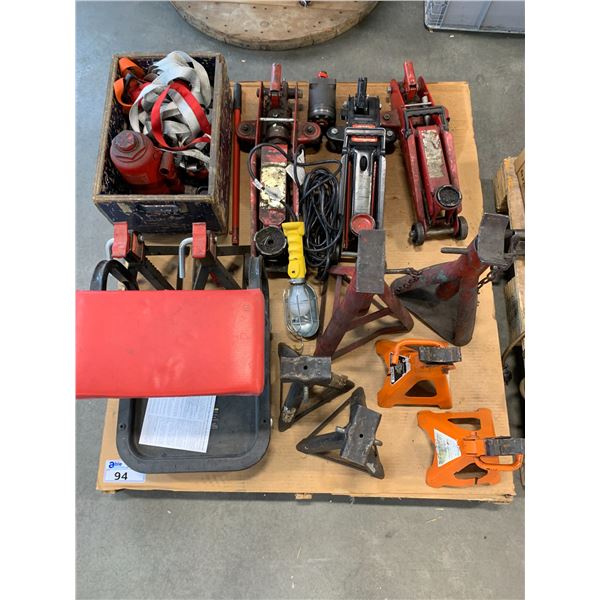 PALLET OF MECHANICS ITEMS-JACK STANDS, FLOOR JACKS, BOTTLE JACK, WORK LIGHT & MORE