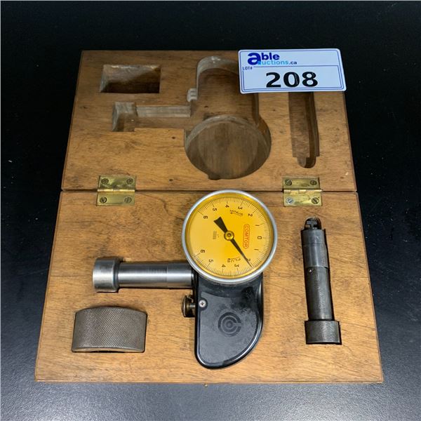 COMTOR PRECISION DIAL INDICATOR GAUGE WITH WOODEN CASE