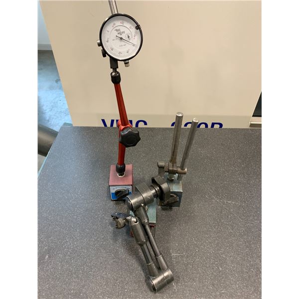 ONE PLUNGER DIAL INDICATOR WITH 3 MAGNETIC BASES