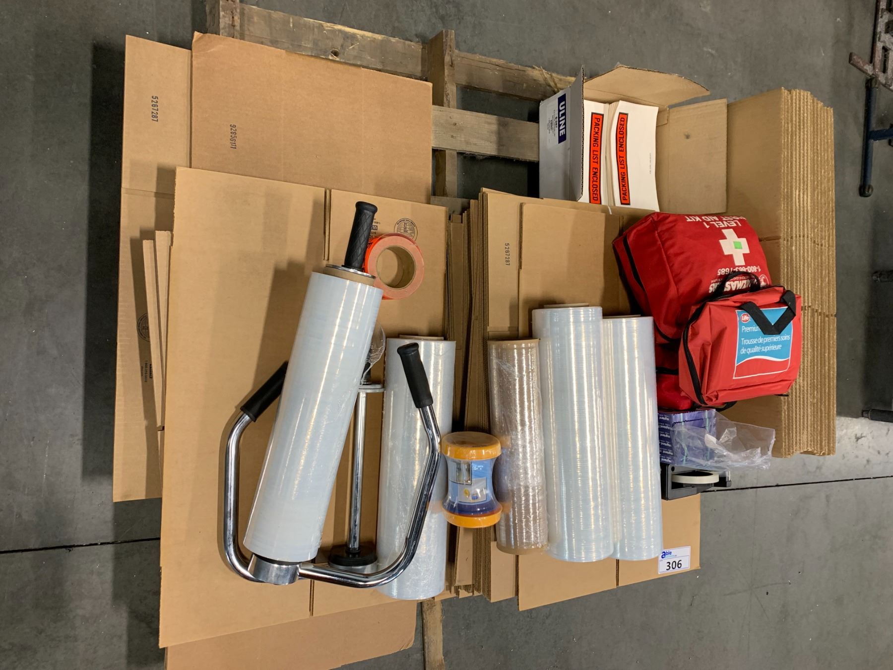 LARGE GROUP OF ASSORTED PACKING & SHIPPING SUPPLIES - Able Auctions