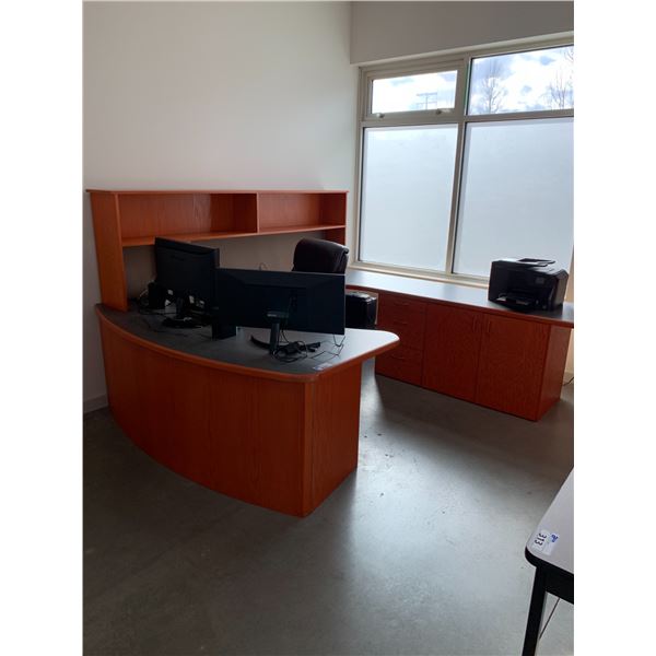 EXECUTIVE U-SHAPED SOLID WOOD WITH ARBORITE TOP DESK WITH LAZY BOY OFFICE CHAIR