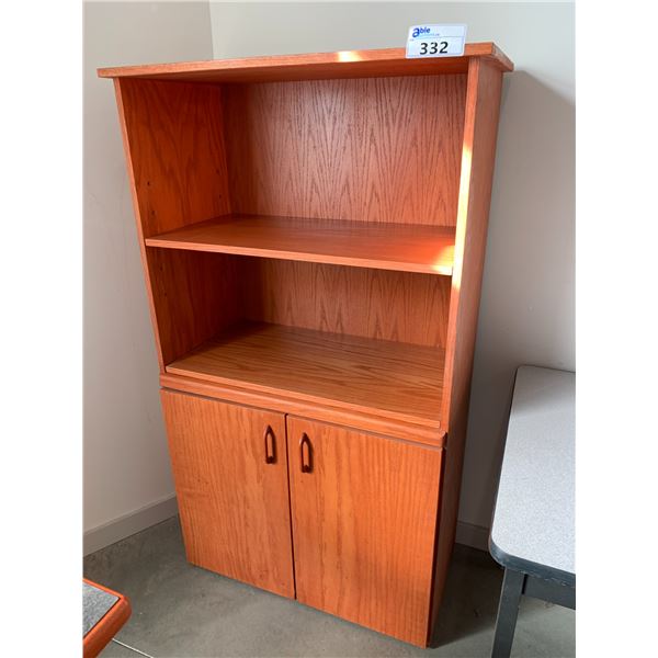 SOLID WOOD CABINET WITH 2 SHELVES AND 2 DOOR BOTTOM CUPBOARD