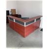 Image 2 : CONTEMPORARY OFFICE RECEPTION DESK WITH COUNTERTOP