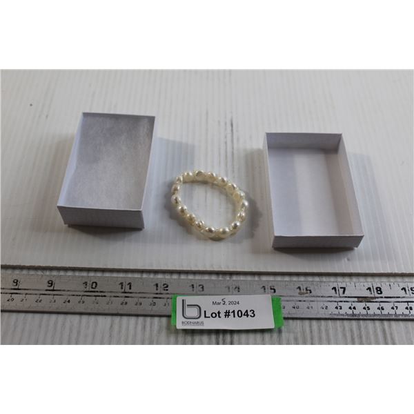 Freshwater Pearly Flexible Bracelet