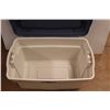Image 2 : *Tote - Rubbermaid 106L
