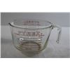 Image 2 : (2) Pyrex Liquid Measuring Cups