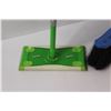 Image 2 : Swiffer & Broom