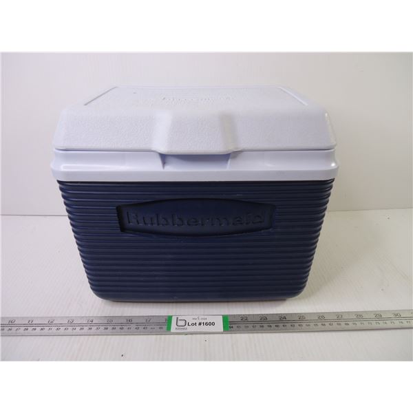 Rubbermaid Cooler